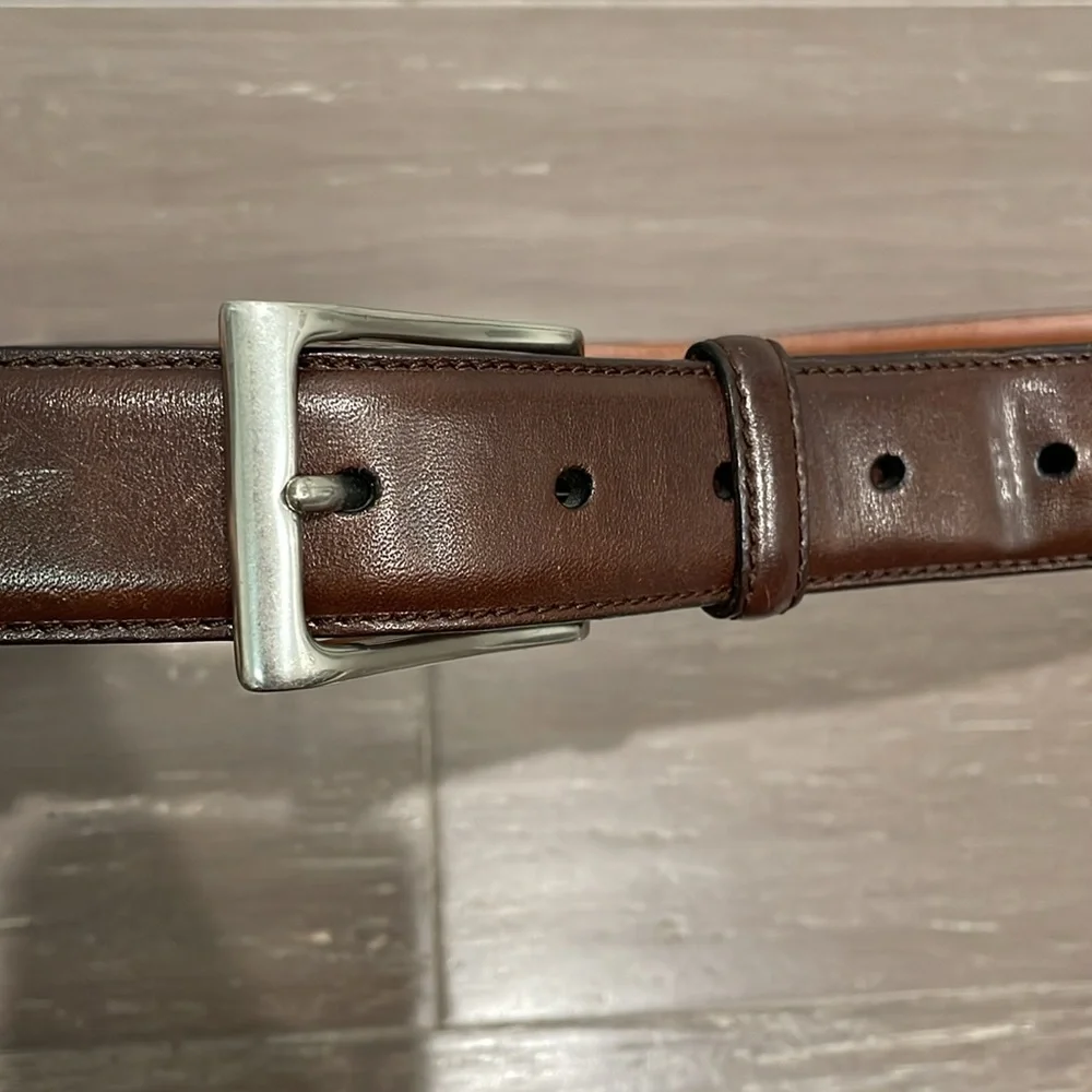 Men’s Vineyard Vines brown leather work casual classic silver buckle belt 32